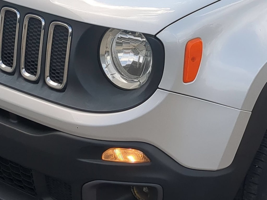 Thumbnail: 2015 Jeep Renegade - 22