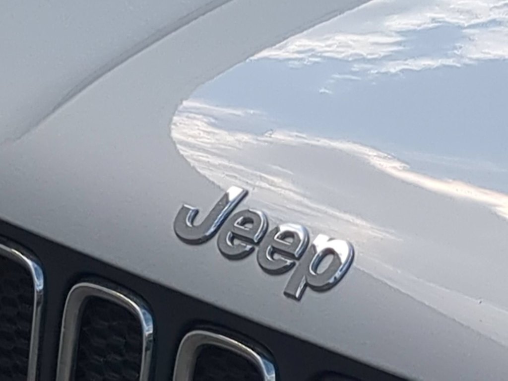 Thumbnail: 2015 Jeep Renegade - 7