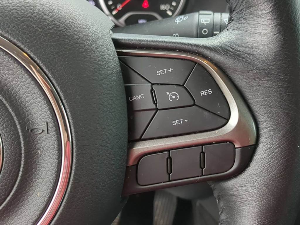 Thumbnail: 2020 Jeep Renegade - 29