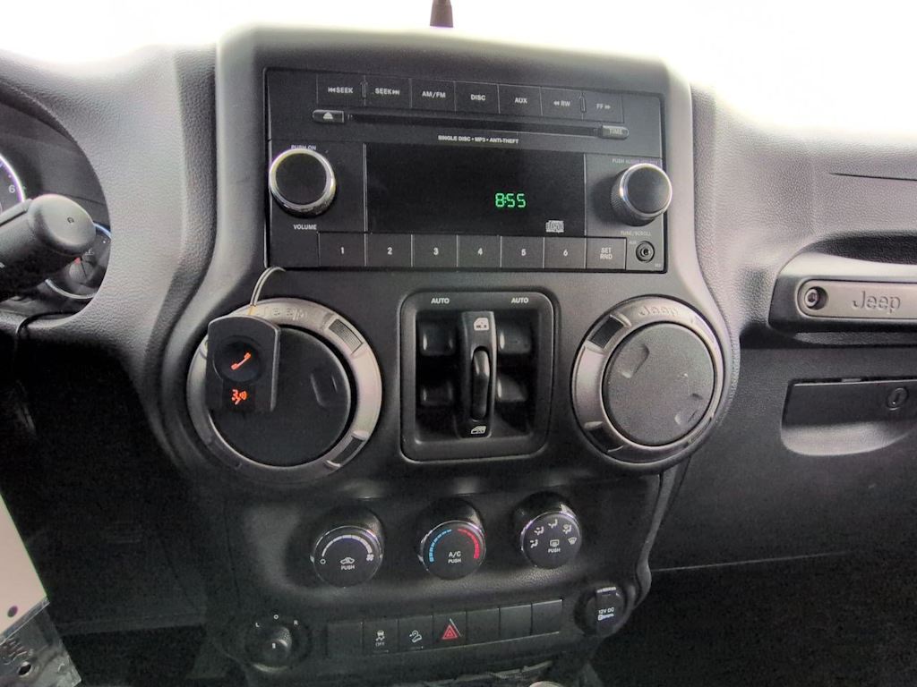 Thumbnail: 2016 Jeep Wrangler - 15