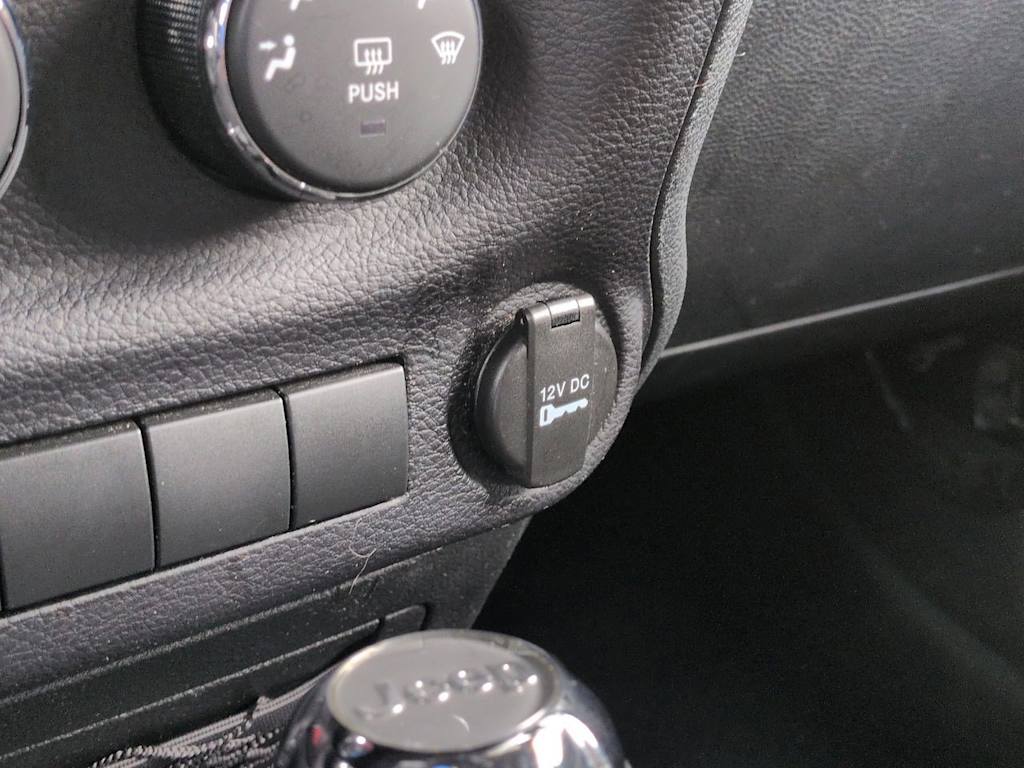 Thumbnail: 2016 Jeep Wrangler - 35