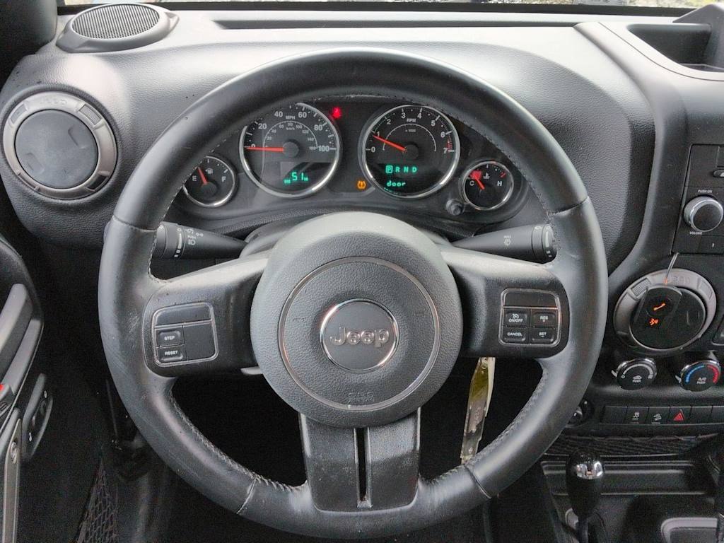 Thumbnail: 2016 Jeep Wrangler - 14