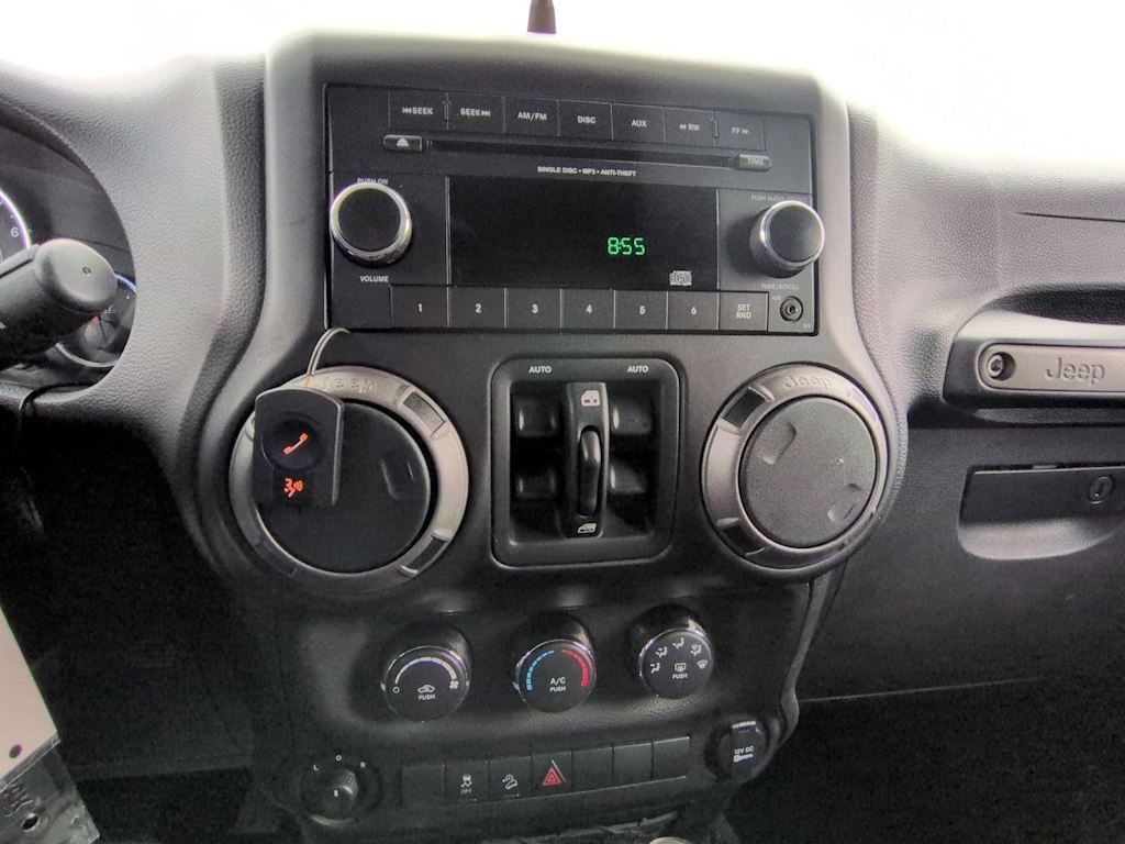 Thumbnail: 2016 Jeep Wrangler - 15