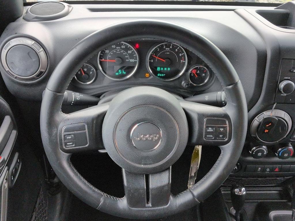 Thumbnail: 2016 Jeep Wrangler - 14