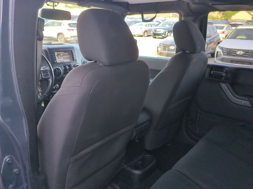 Thumbnail: 2017 Jeep Wrangler - 12