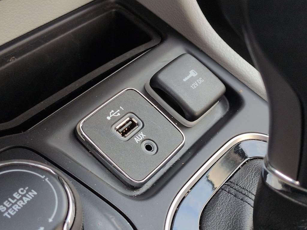 Thumbnail: 2022 Jeep Cherokee - 36