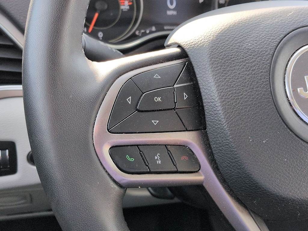 Thumbnail: 2022 Jeep Cherokee - 32