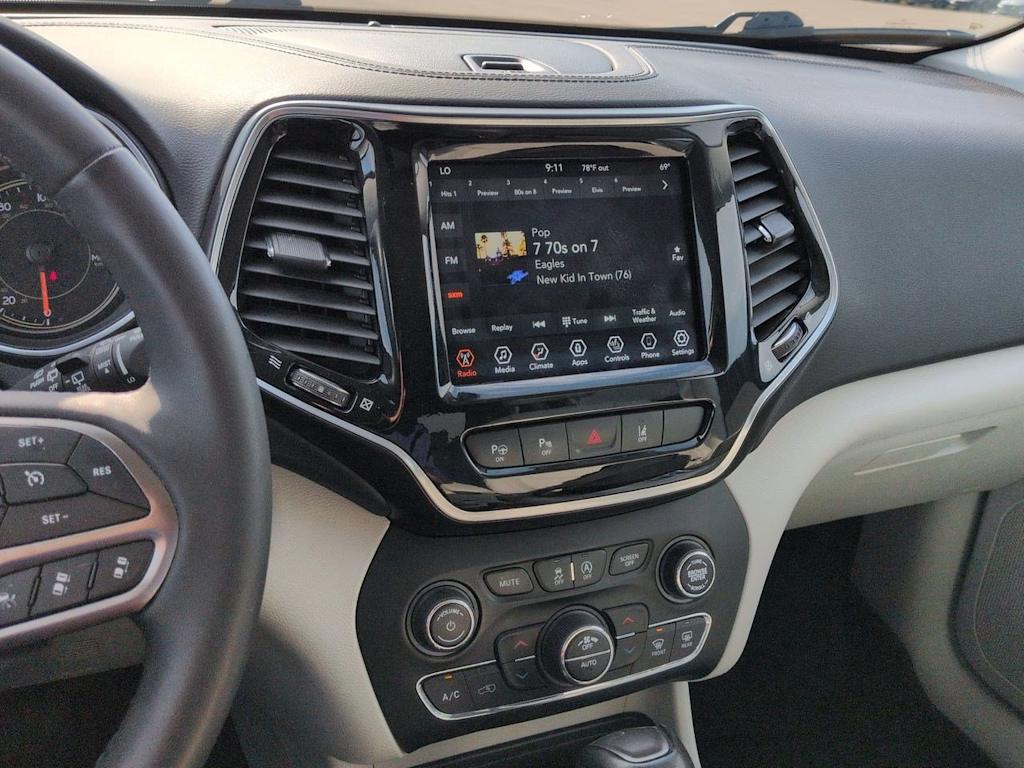Thumbnail: 2022 Jeep Cherokee - 15