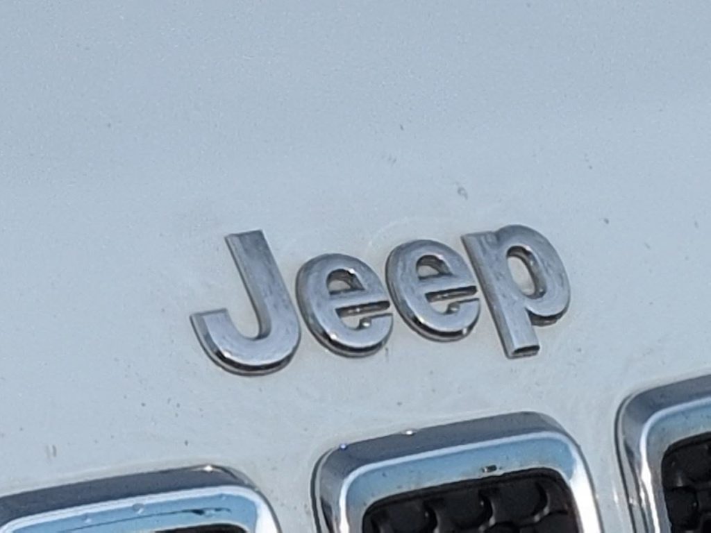 Thumbnail: 2022 Jeep Cherokee - 7