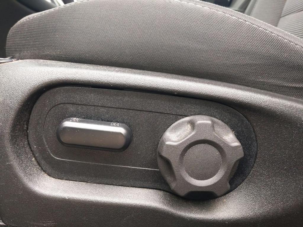 Thumbnail: 2016 Ford Taurus - 26