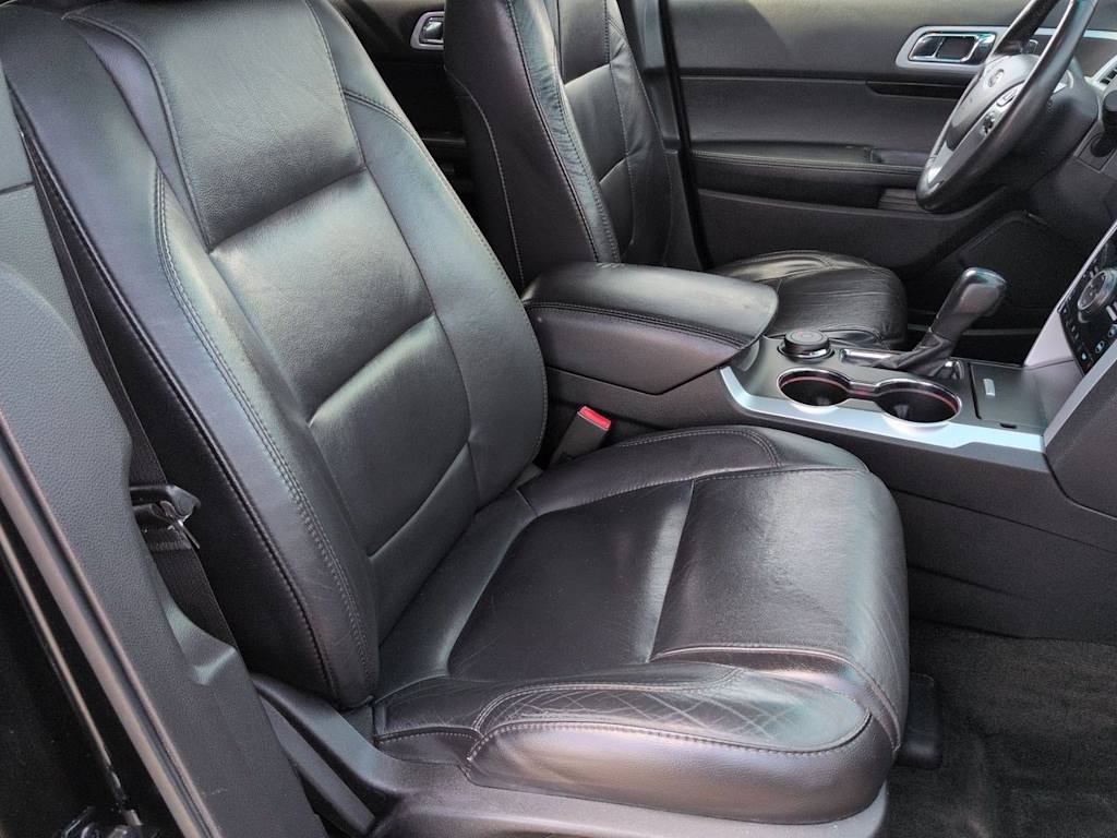 Thumbnail: 2015 Ford Explorer - 28