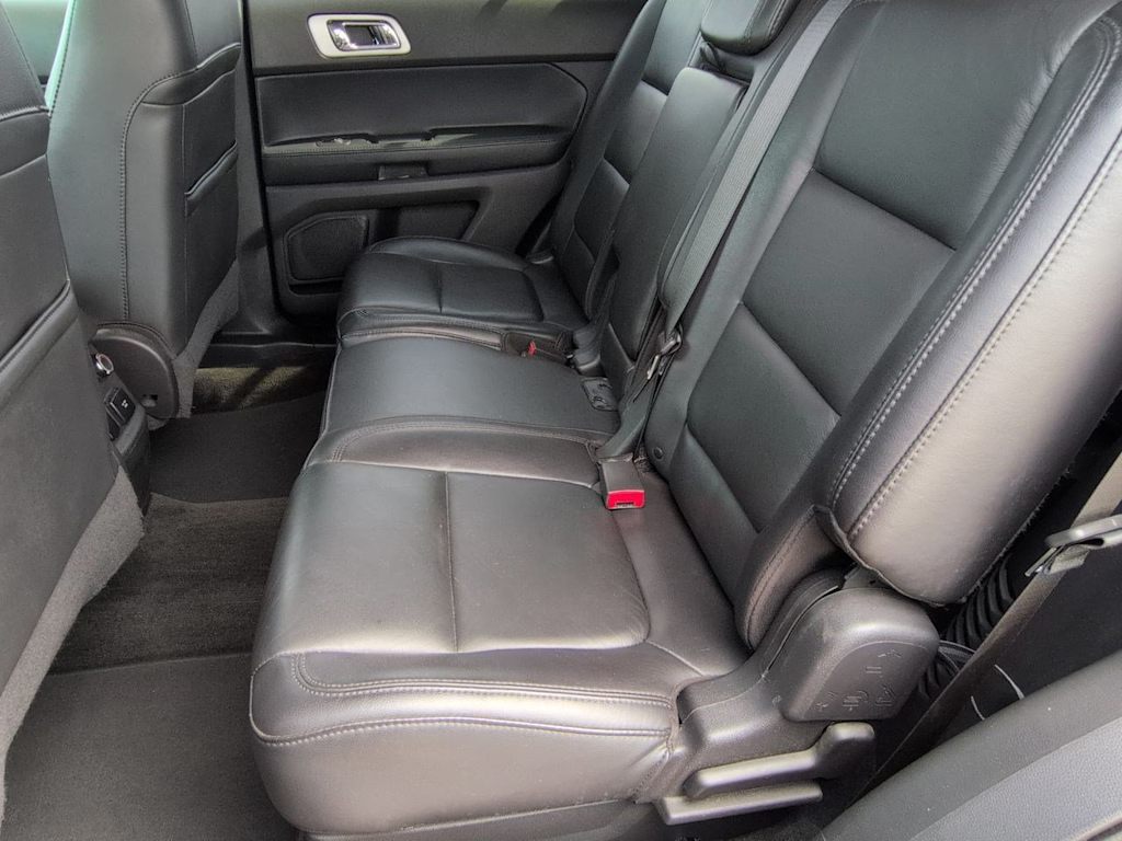 Thumbnail: 2015 Ford Explorer - 26