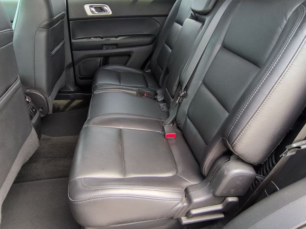 Thumbnail: 2015 Ford Explorer - 26