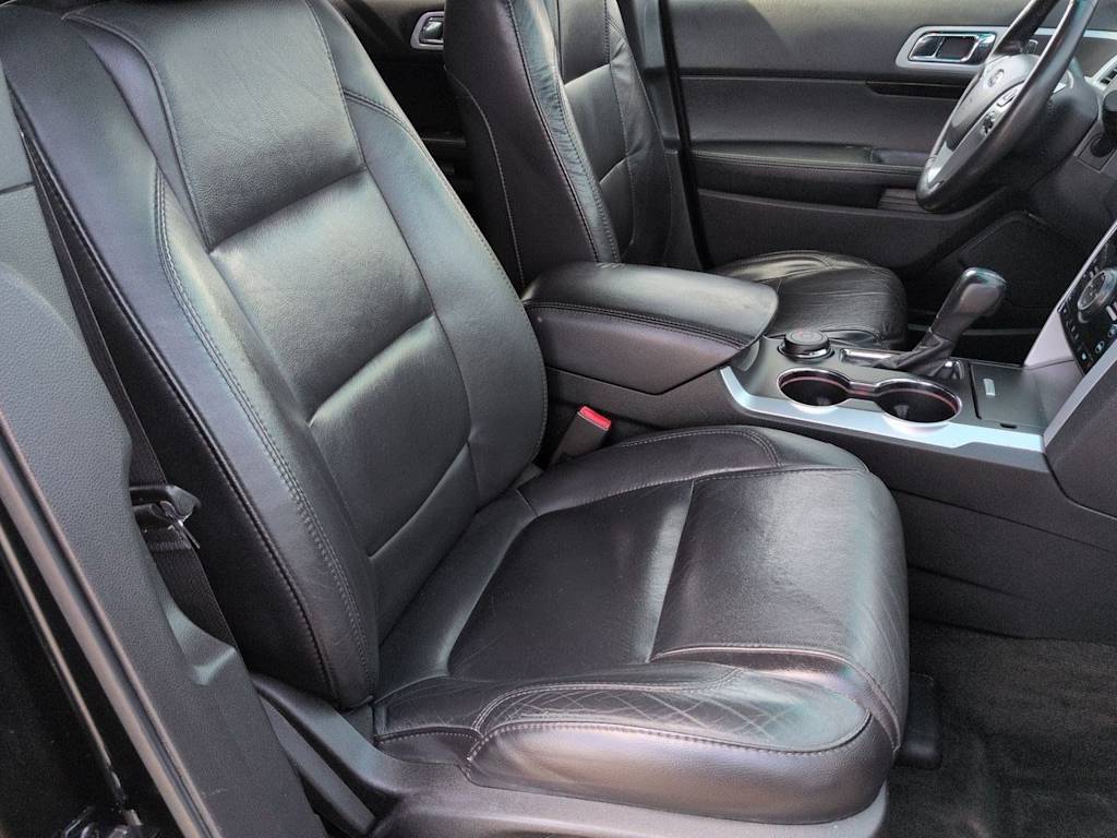 Thumbnail: 2015 Ford Explorer - 28