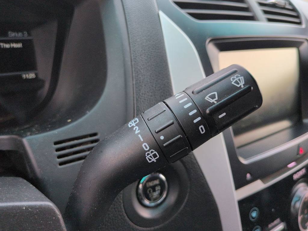 Thumbnail: 2015 Ford Explorer - 16