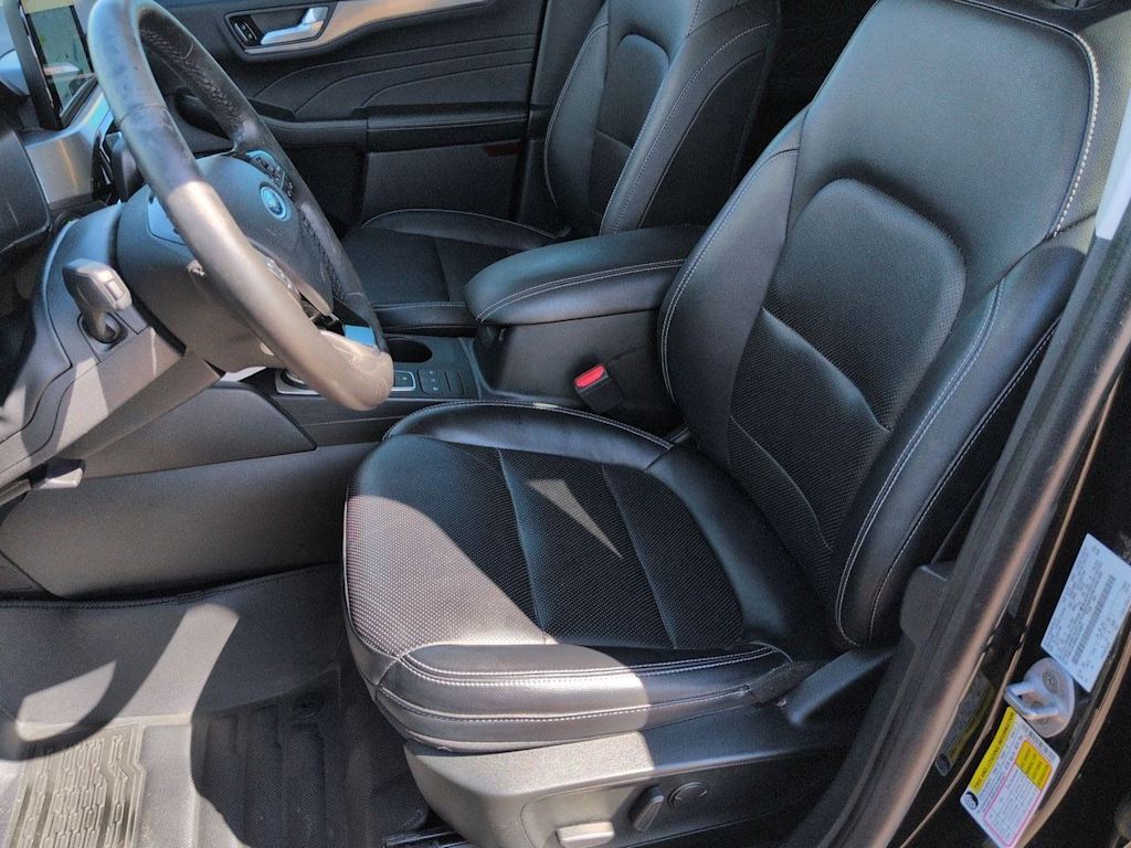 Thumbnail: 2022 Ford Escape - 11
