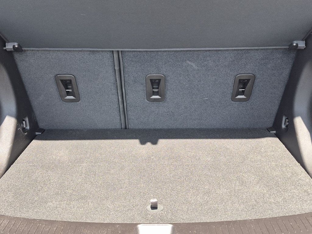 Thumbnail: 2023 Chevrolet Bolt EUV - 18