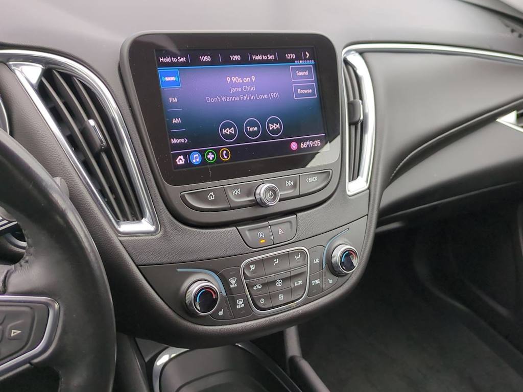 Thumbnail: 2020 Chevrolet Malibu - 14