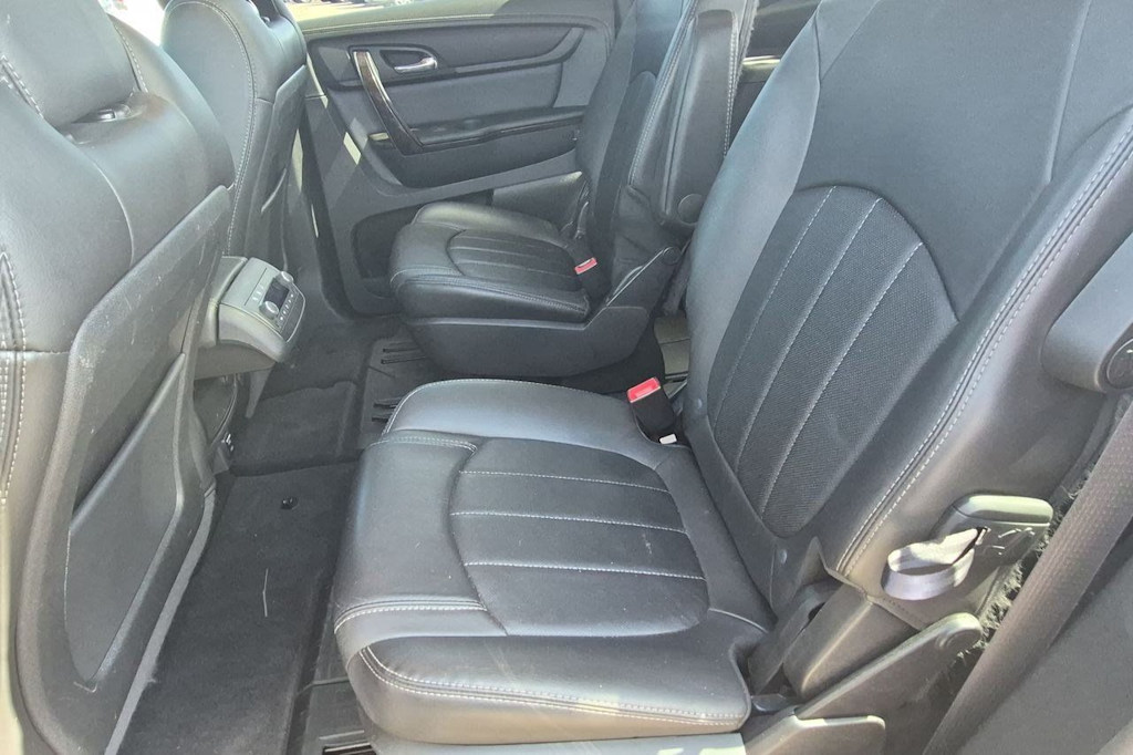 Thumbnail: 2015 Chevrolet Traverse - 27