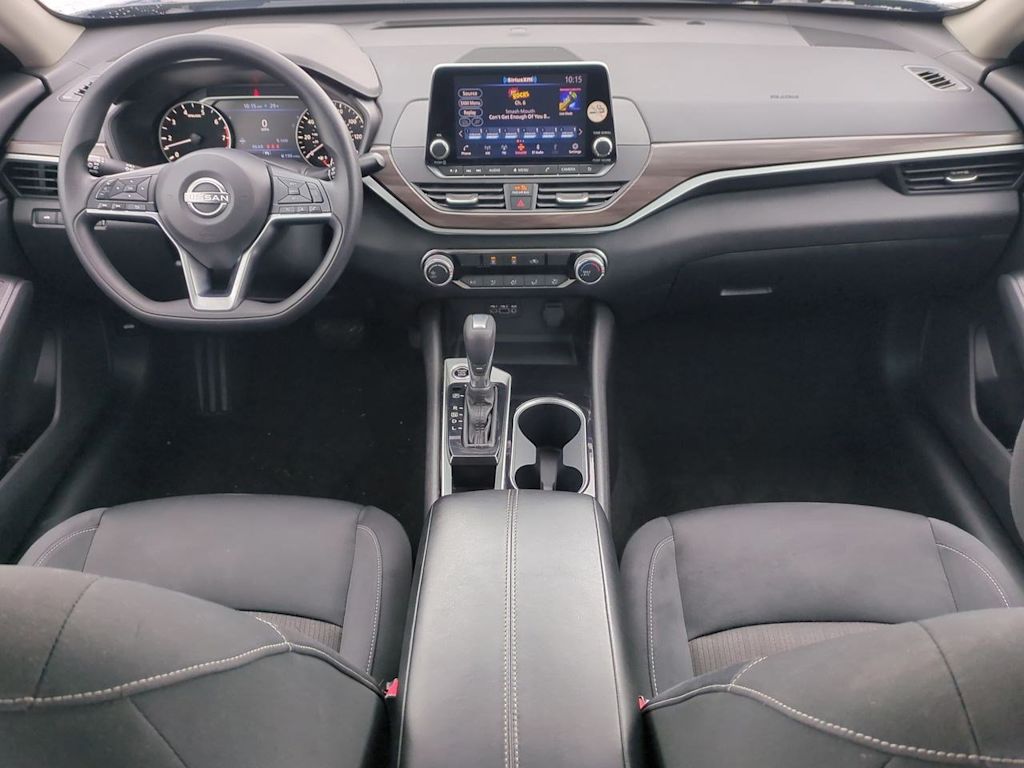 Thumbnail: 2024 Nissan Altima - 9