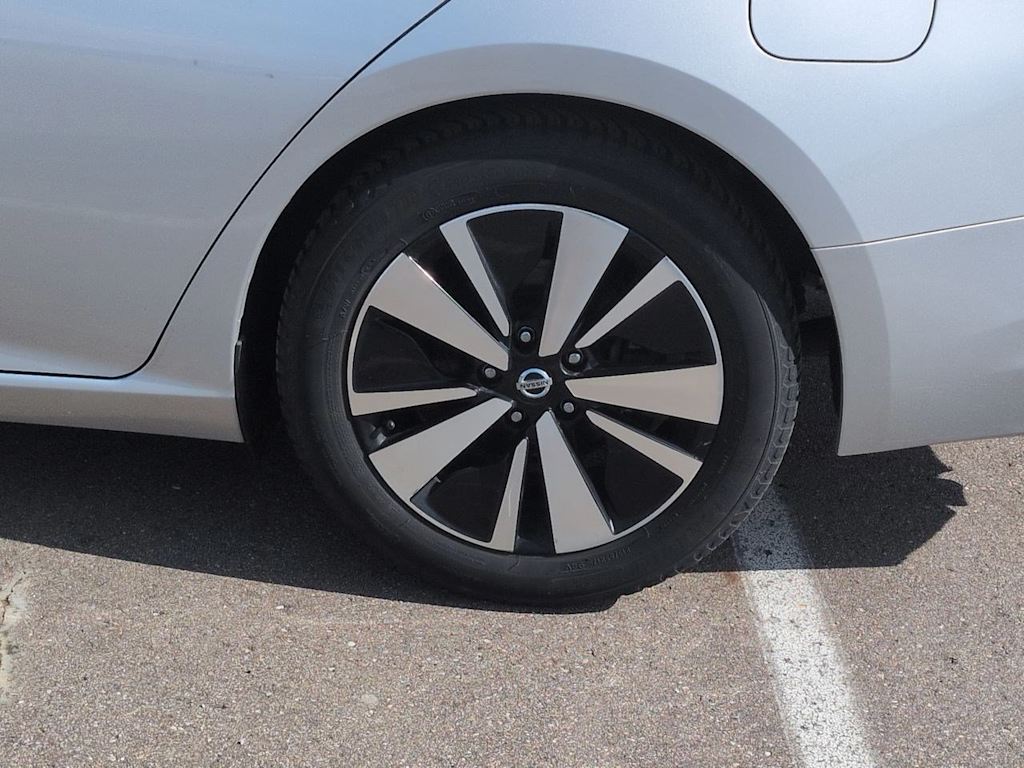 Thumbnail: 2019 Nissan Altima - 8