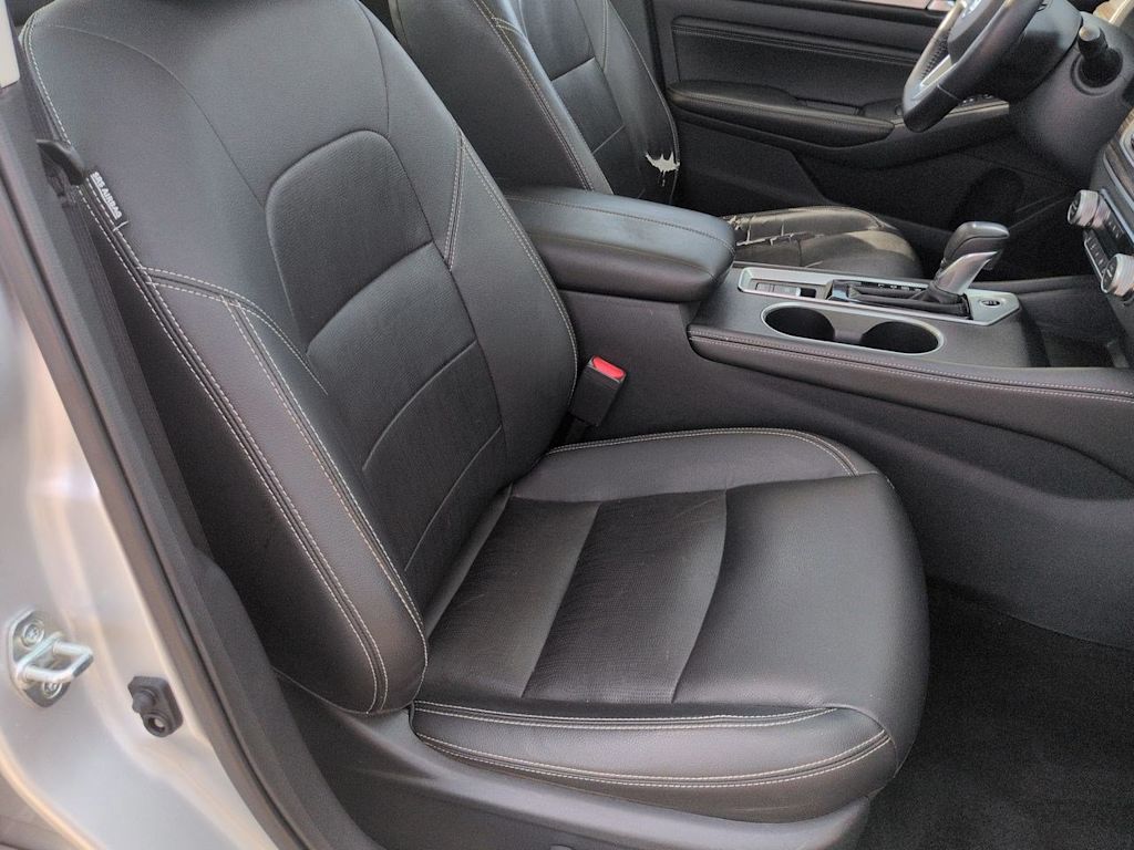 Thumbnail: 2019 Nissan Altima - 11