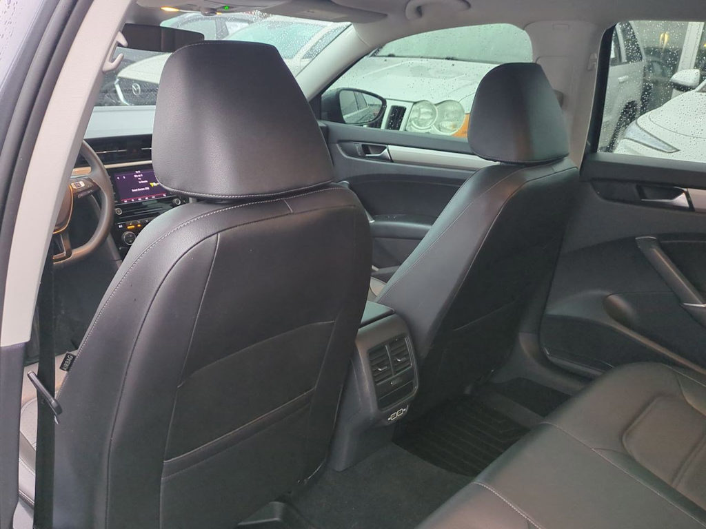 Thumbnail: 2022 Volkswagen Passat - 12