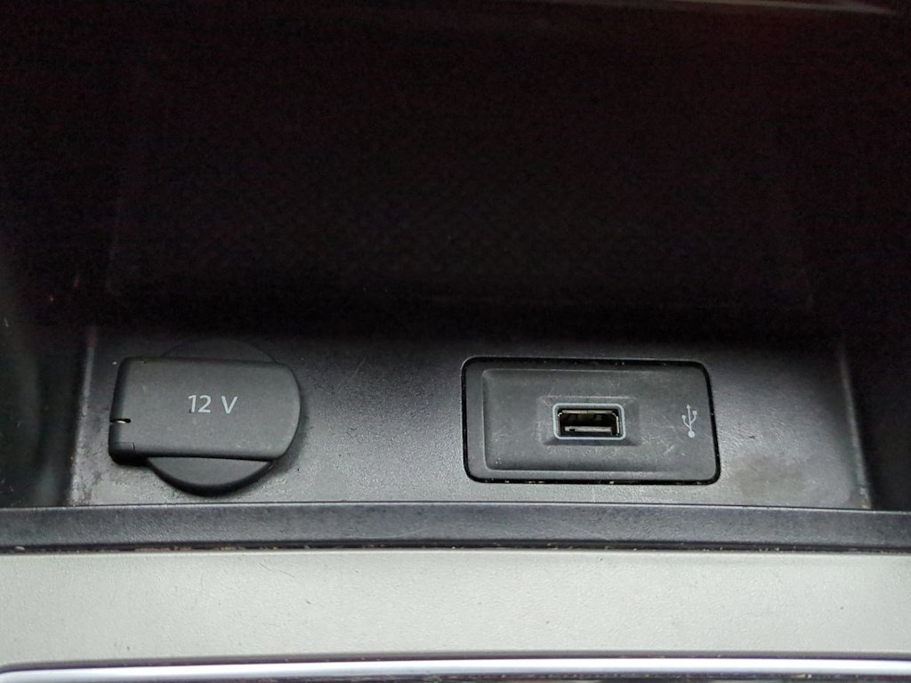 Thumbnail: 2022 Volkswagen Passat - 35