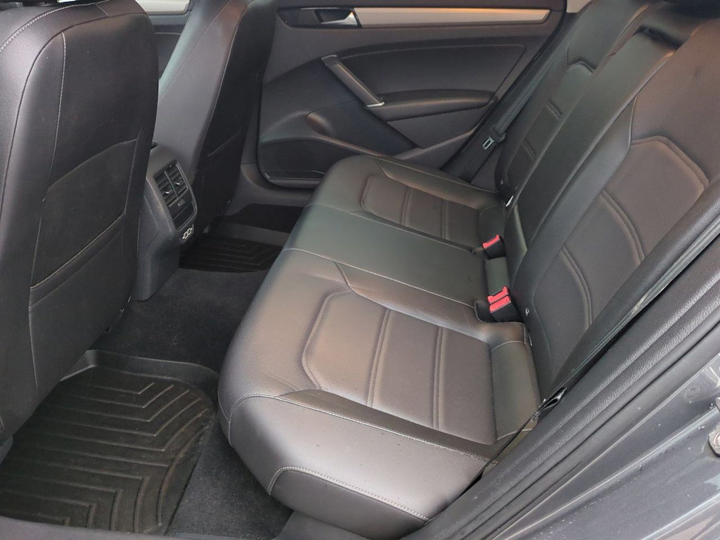 Thumbnail: 2022 Volkswagen Passat - 27