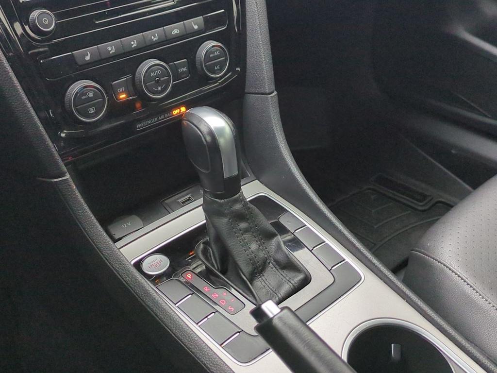 Thumbnail: 2022 Volkswagen Passat - 15