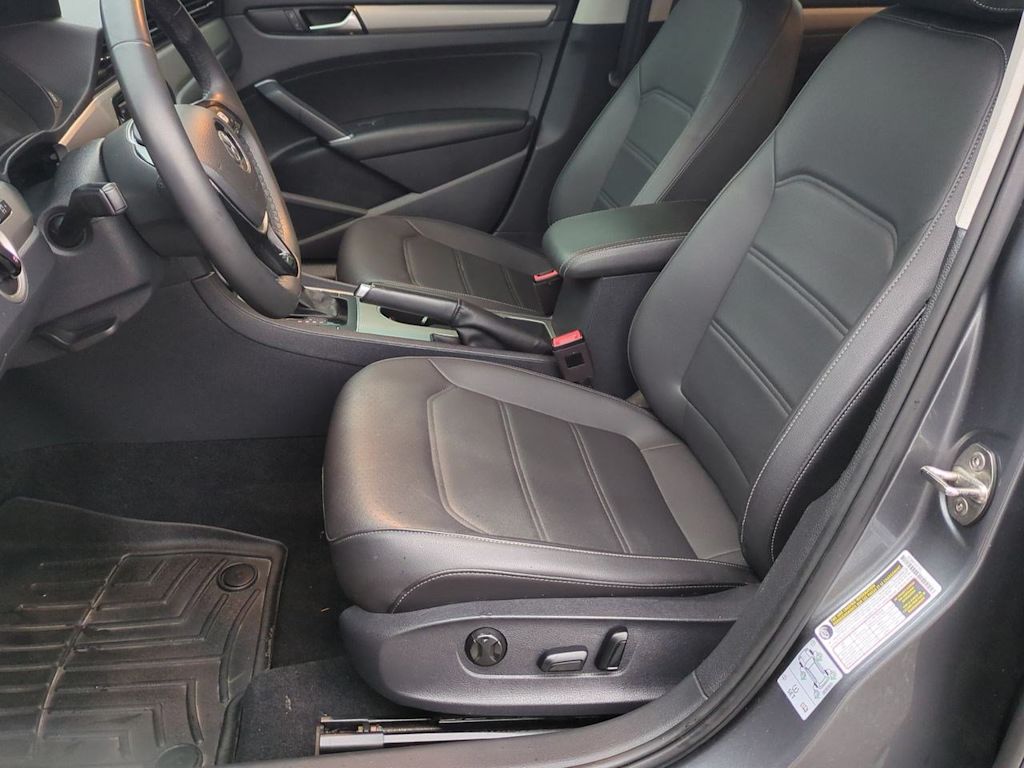 Thumbnail: 2022 Volkswagen Passat - 10