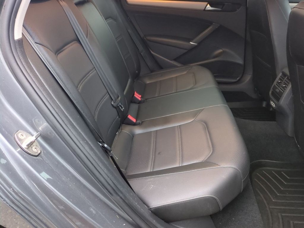 Thumbnail: 2022 Volkswagen Passat - 28