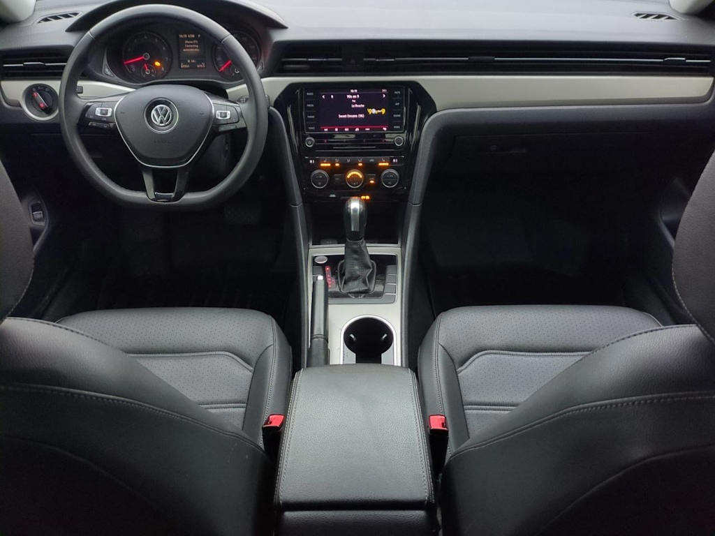 Thumbnail: 2022 Volkswagen Passat - 9