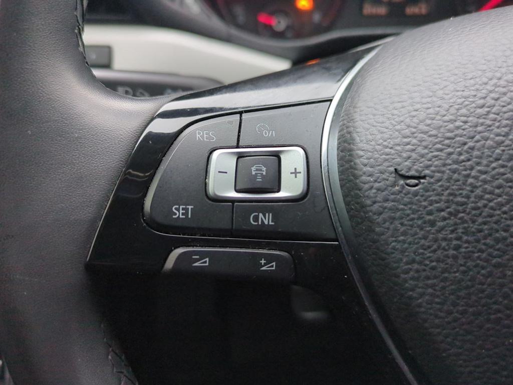 Thumbnail: 2022 Volkswagen Passat - 30