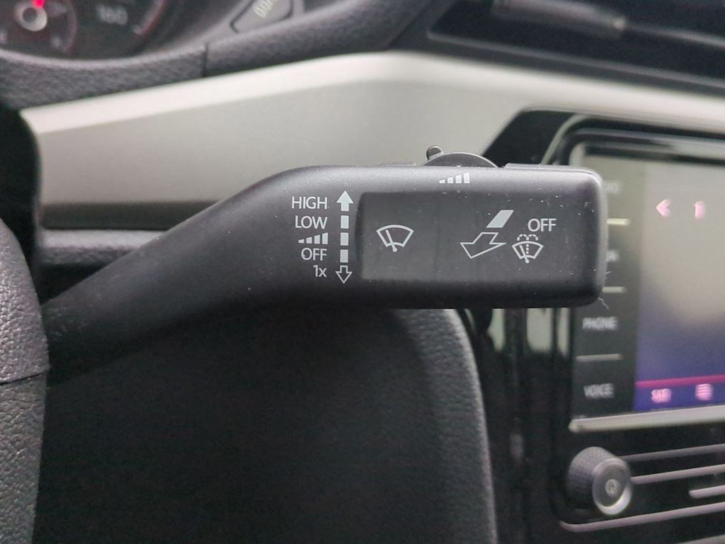 Thumbnail: 2022 Volkswagen Passat - 14