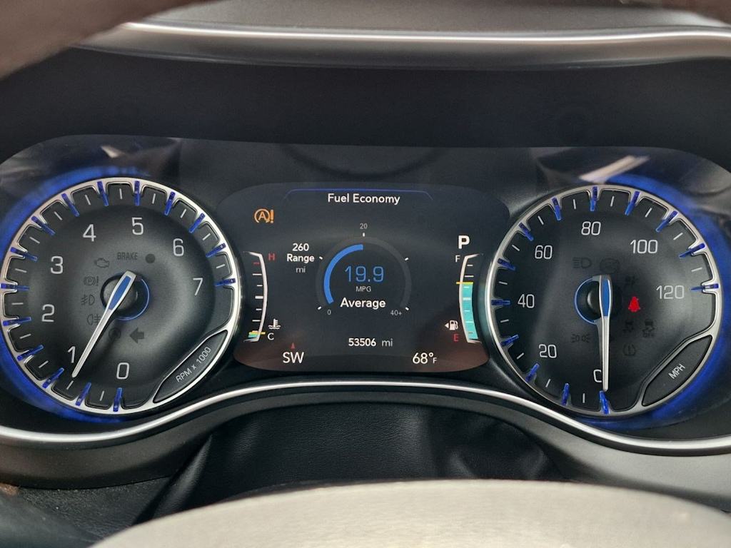 Thumbnail: 2020 Chrysler Pacifica - 16