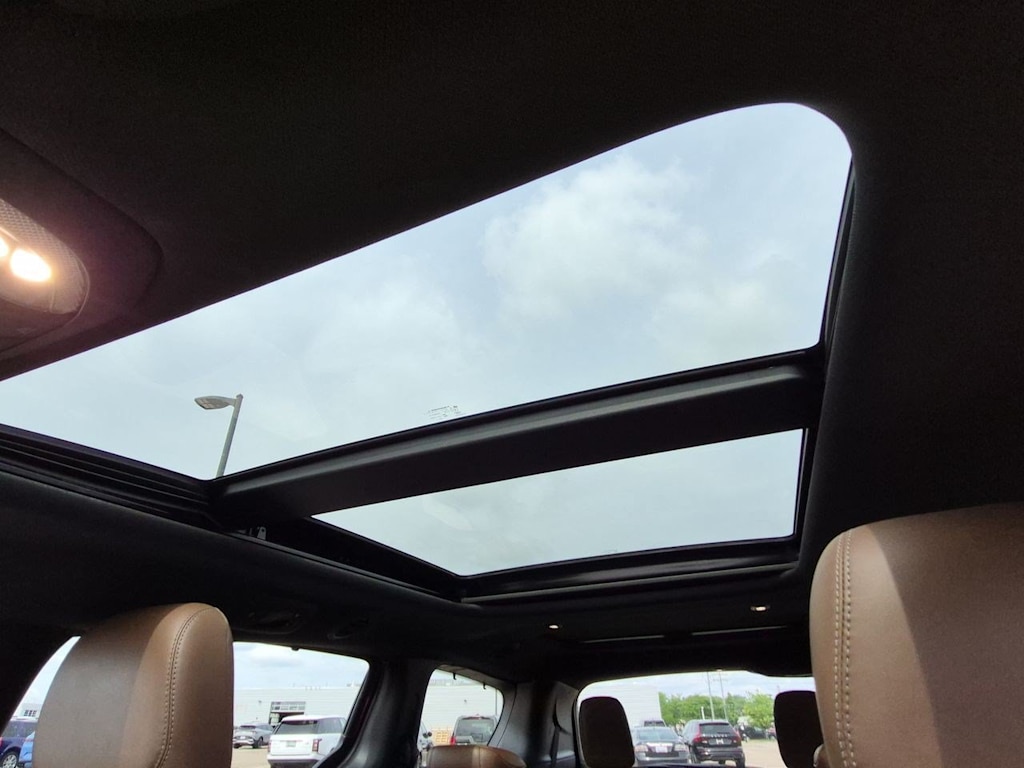 Thumbnail: 2020 Chrysler Pacifica - 24