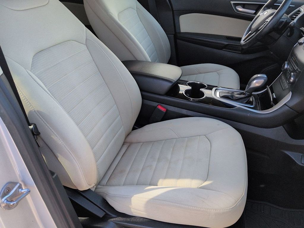 Thumbnail: 2015 Ford Edge - 28