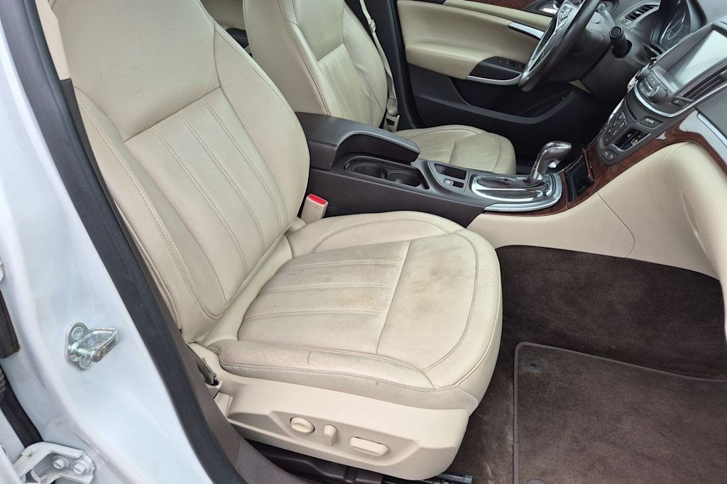 Thumbnail: 2016 Buick Regal - 12