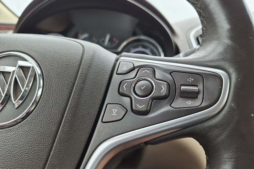 Thumbnail: 2016 Buick Regal - 31