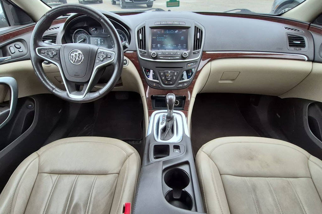 Thumbnail: 2016 Buick Regal - 10