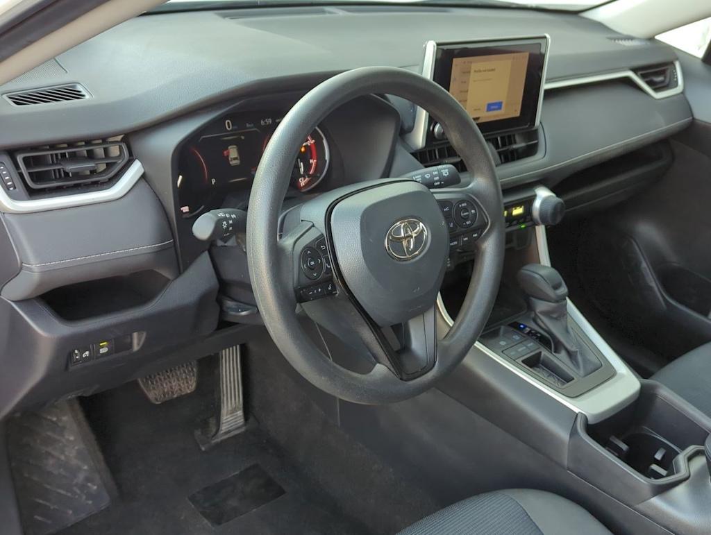 2023 Toyota RAV4 LE 2
