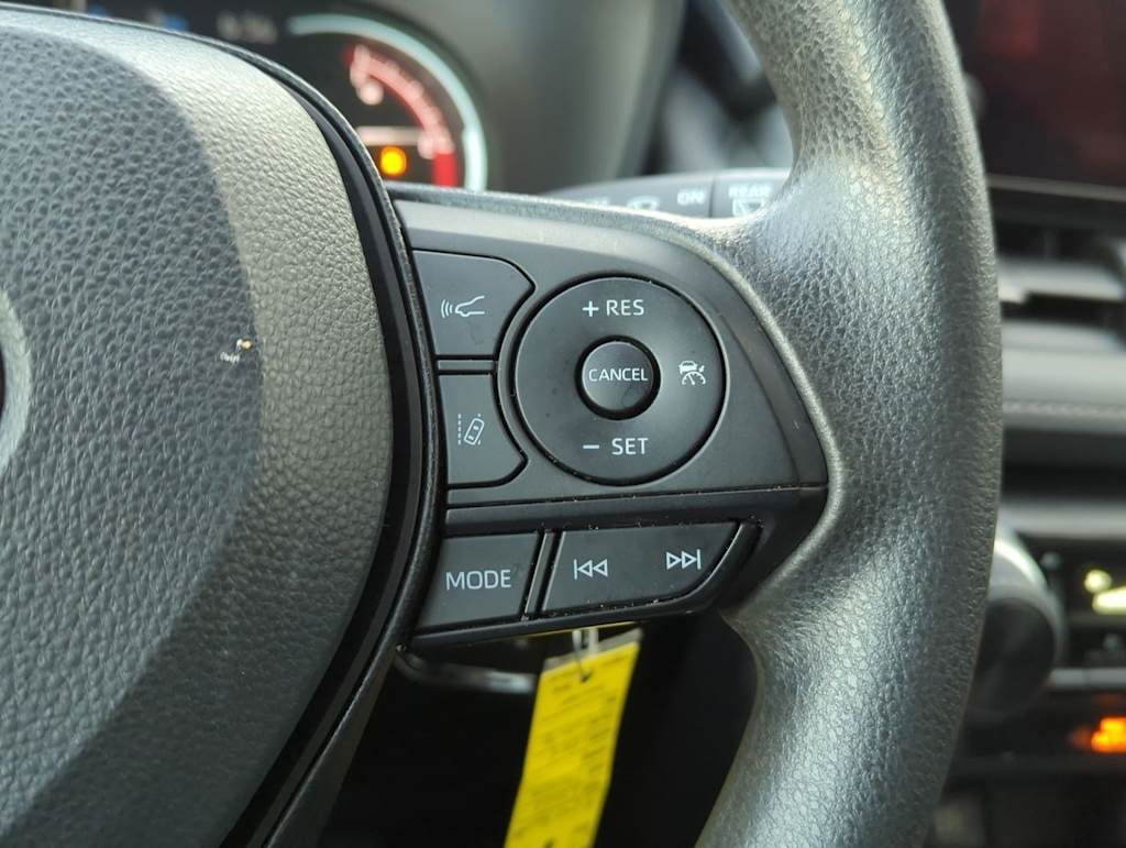 2023 Toyota RAV4 LE 28