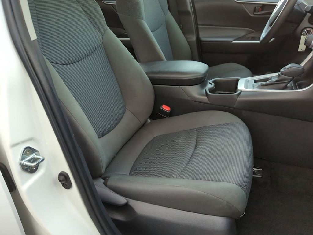 2023 Toyota RAV4 LE 11