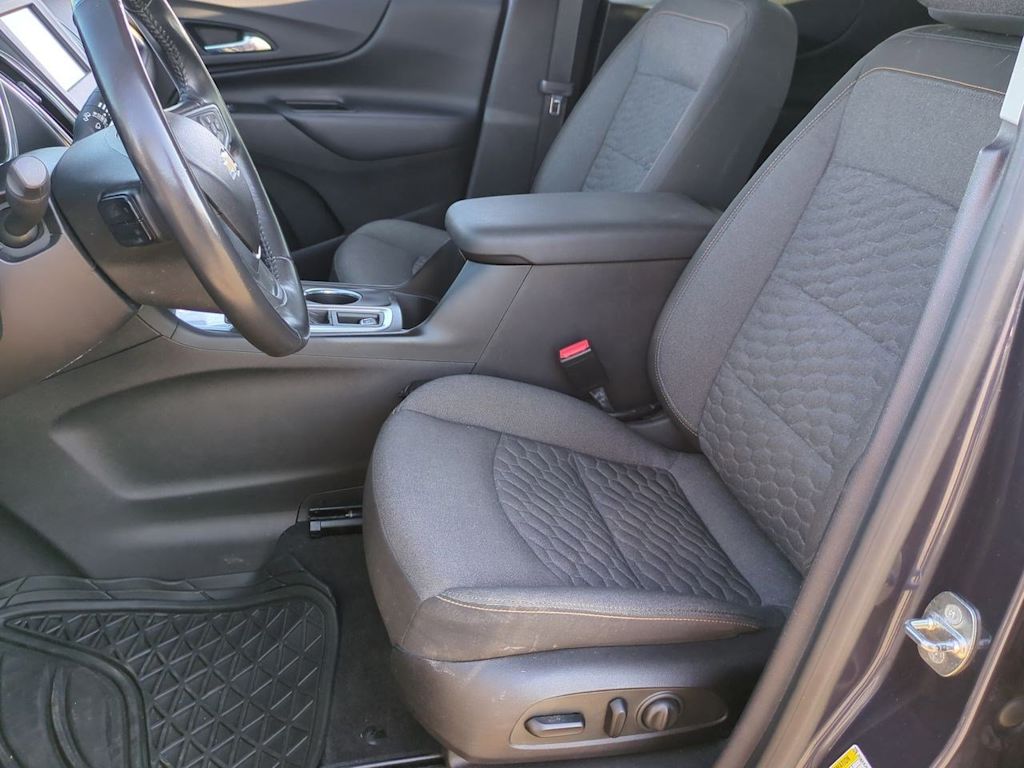 Thumbnail: 2018 Chevrolet Equinox - 10