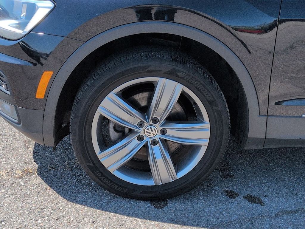 Thumbnail: 2020 Volkswagen Tiguan - 8