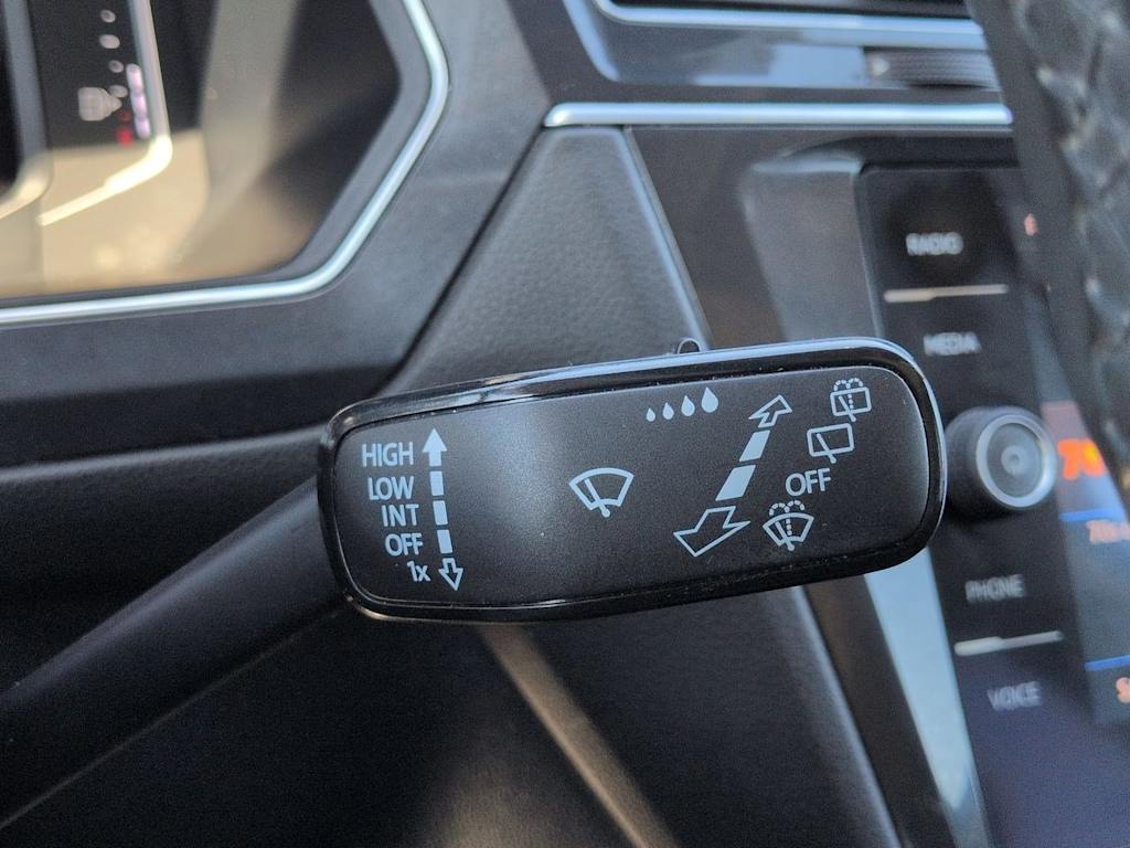 Thumbnail: 2020 Volkswagen Tiguan - 32
