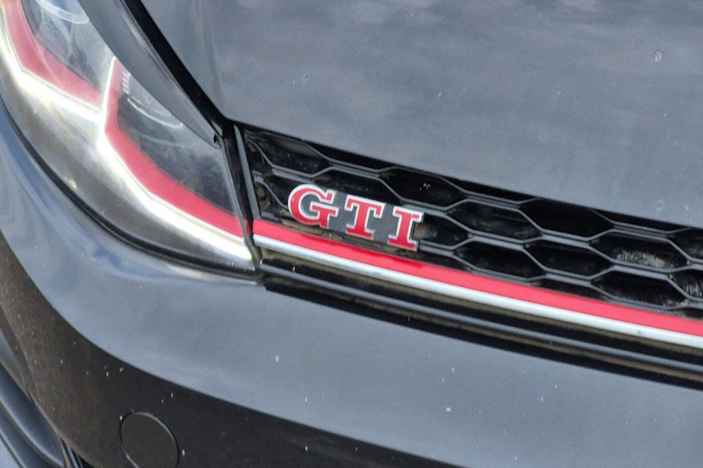 Thumbnail: 2018 Volkswagen Golf - 24