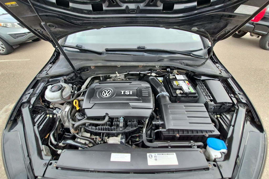 Thumbnail: 2018 Volkswagen Golf - 9