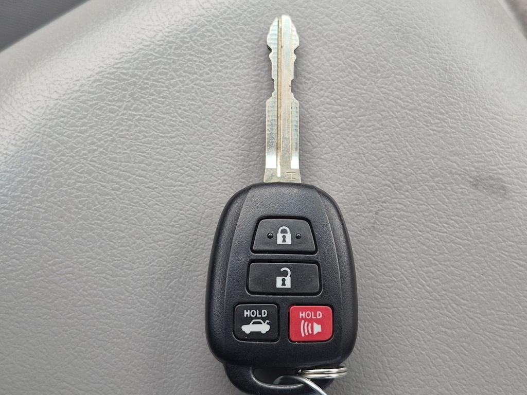 Thumbnail: 2015 Toyota Camry - 19